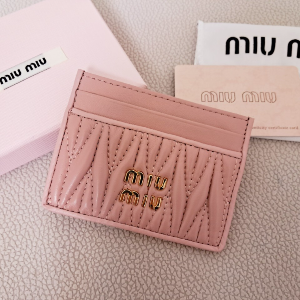 [국내배송] 미우미우 MIUMIU 마테라쎄 카드홀더 핑크