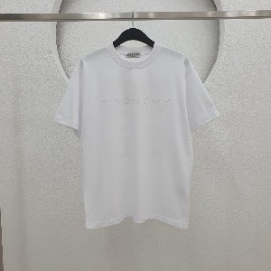 [국내배송] 지방시 GIVENCHY 23SS 로고 체인자수 티셔츠 화이트