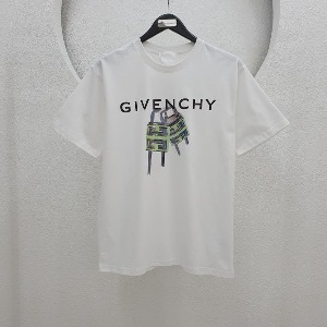 [국내배송] 지방시 GIVENCHY 23SS PADLOCK 로고 프린팅 티셔츠 화이트