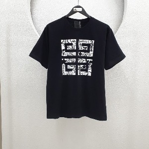 [국내배송] 지방시 GIVENCHY 23SS 아트  로고 프린팅 티셔츠 블랙