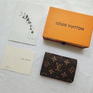 [국내배송] 루이비통 LOUIS VUITTON 엔벨로프 카르트 드 비지트 모노그램 카드 지갑
