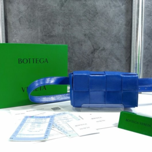 [국내배송] 보테가베네타 BOTTEGA VENETA 카세트 벨트백 모나코 블루