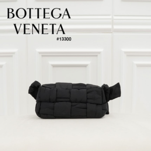[국내배송][반품가능] 보테가베네타 BOTTEGA VENETA 패딩 테크 카세트백