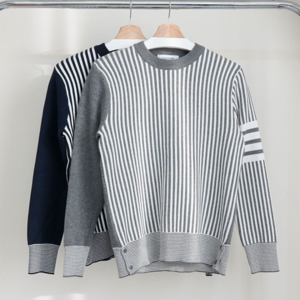 [국내배송][반품가능] 톰브라운 THOM BROWNE 남성 4-바 펀믹스 스트라이프 크루넥 스웨터 2color