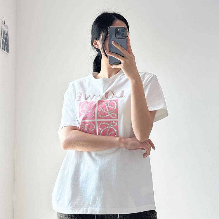 [국내배송][반품가능] 로에베 LOEWE 큐빅 스퀘어 로고 라운드 반팔 티셔츠