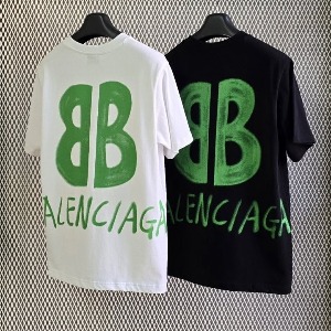 [국내배송] 발렌시아가 BALENCIAGA 로고 프린팅 코튼 티셔츠 2color