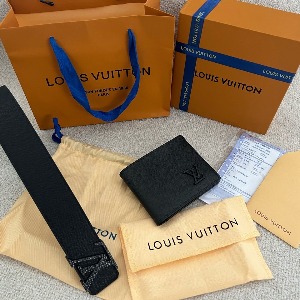 [국내배송][반품가능] 루이비통 LOUIS VUITTON 이니셜 벨트+지갑 set 블랙